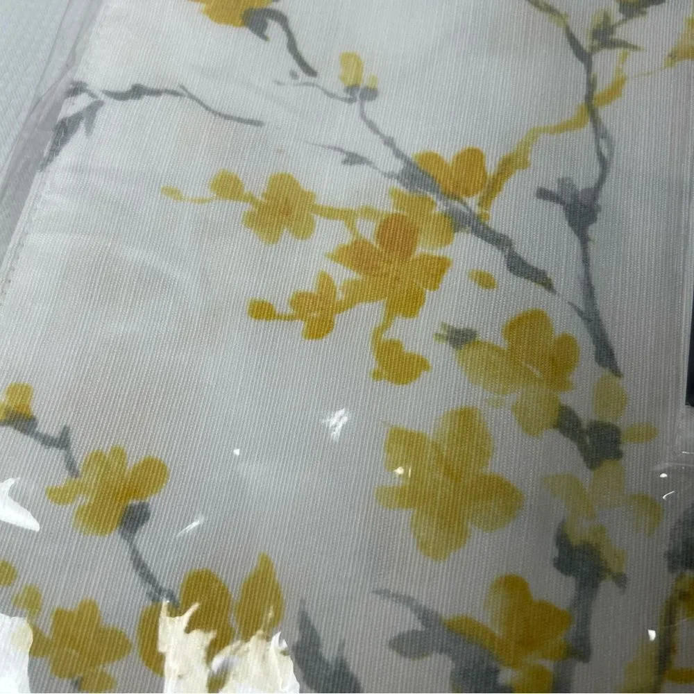 New Tahari Home set of 4 Napkins + 4 Placemats Floral Yellow Gray White
